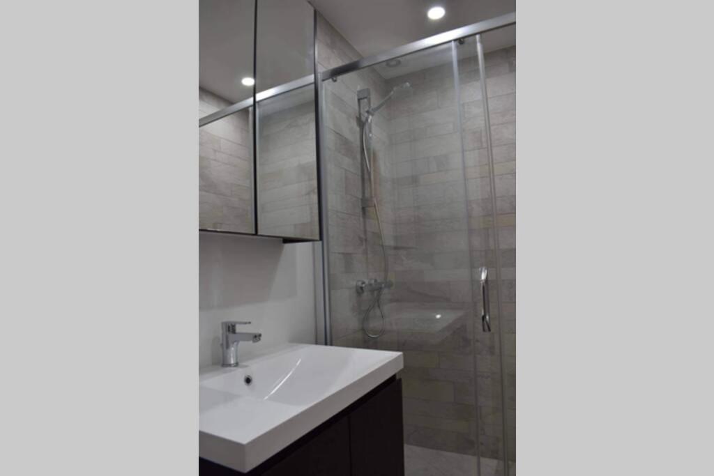 Vernieuwd Appartement Op 200M Van De Zee Остенде Экстерьер фото